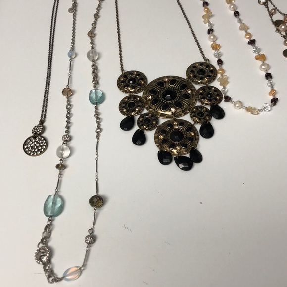 Bundle 5 necklaces - Picture 3 of 3